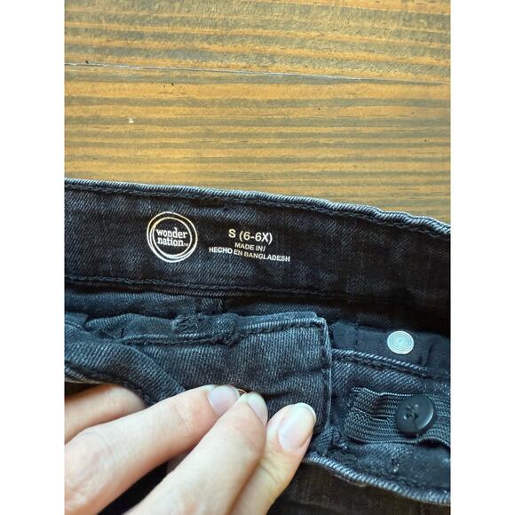 Girls 3 Piece Summer Shorts‎ and Skirt Bundle Size: 6 - 7 - Picture 3 of 7